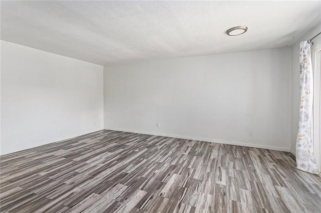 4063 Warwick Boulevard Kansas City, MO 64111 - Photo 5 of 12