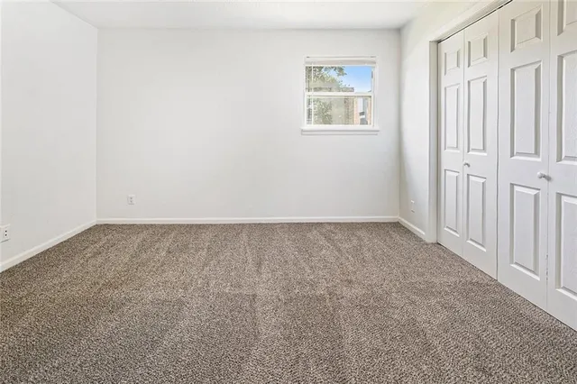 $900,000 | 4063 Warwick Boulevard, Kansas City, MO 64111