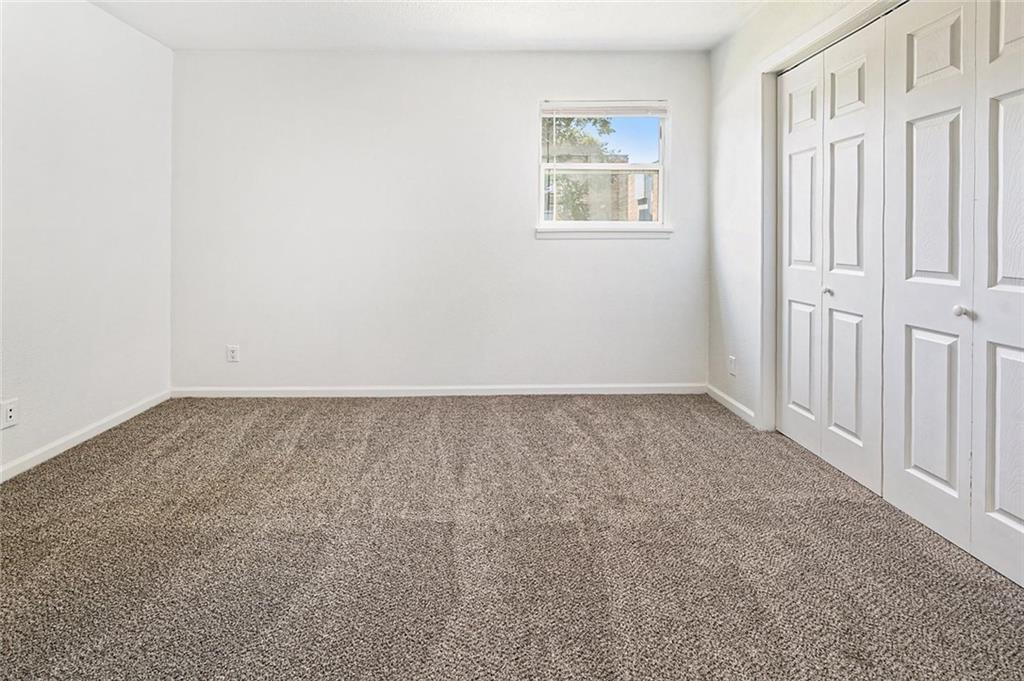 4063 Warwick Boulevard Kansas City, MO 64111 - Photo 7 of 12