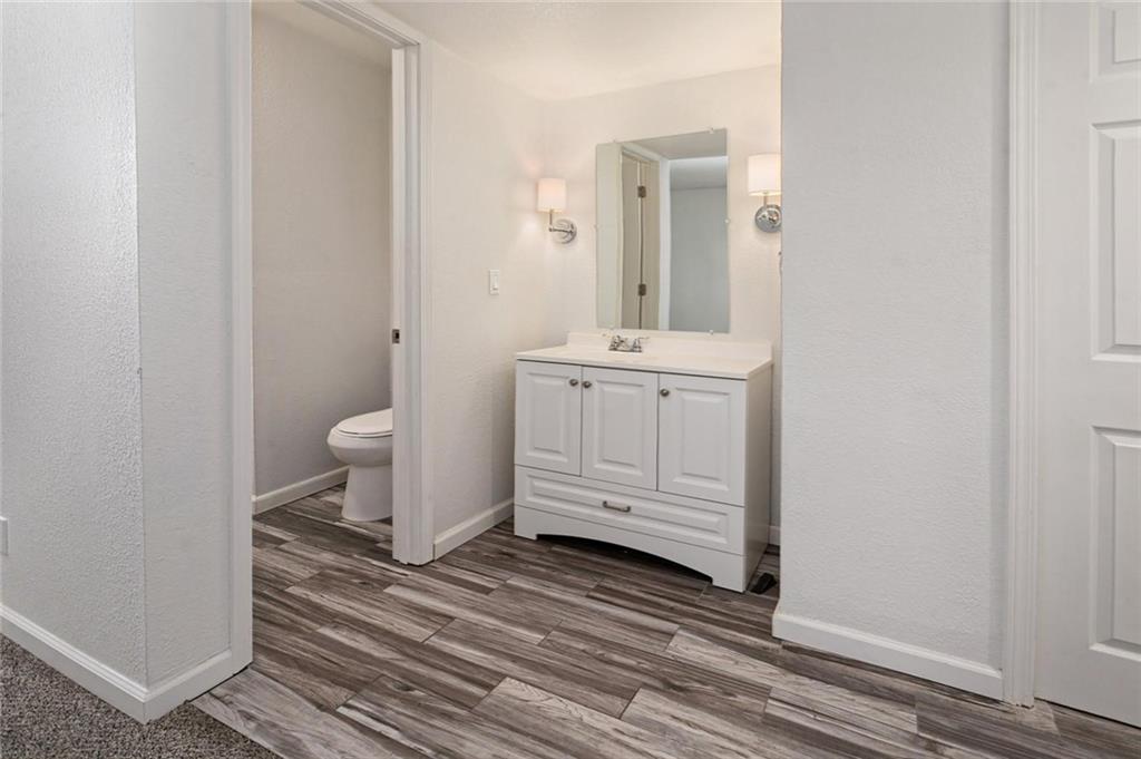 4063 Warwick Boulevard Kansas City, MO 64111 - Photo 9 of 12