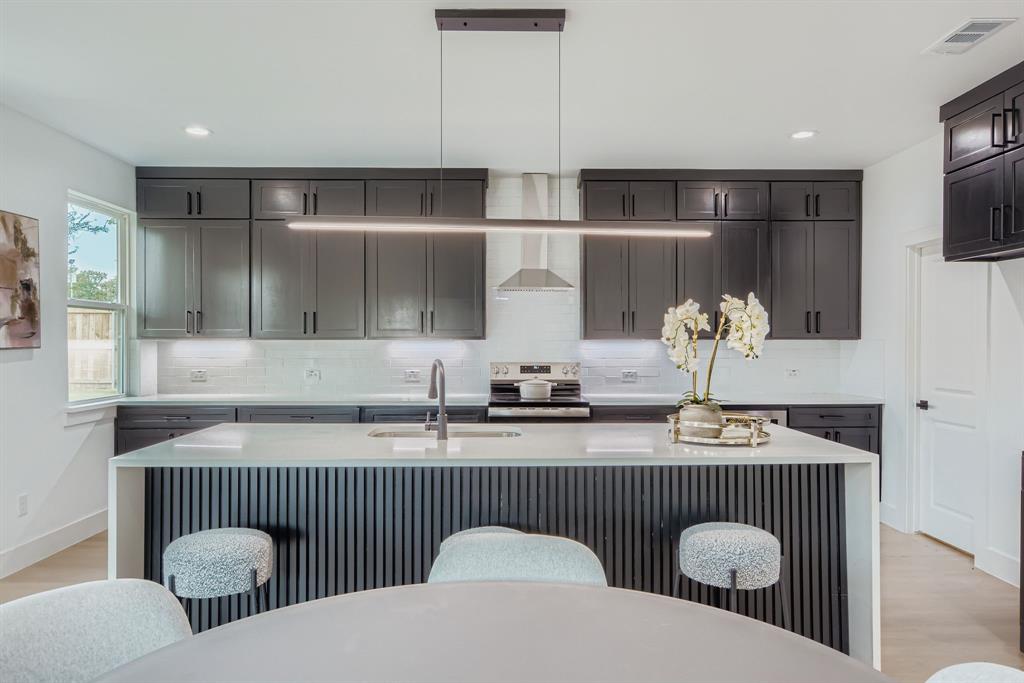 12 Climbing Tree Drive Kaufman, TX 75142 - Photo 10 of 28 a bathroom with a sink and a mirror
