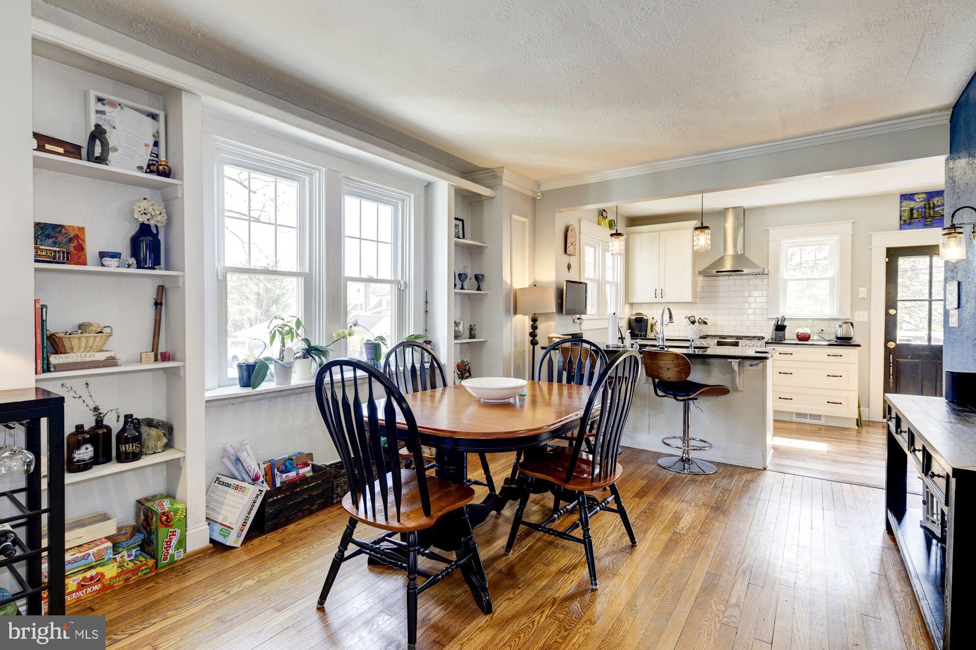639 Murdock Road Baltimore, MD 21212 - Photo 10 of 41 Built-ins. Welcome home.