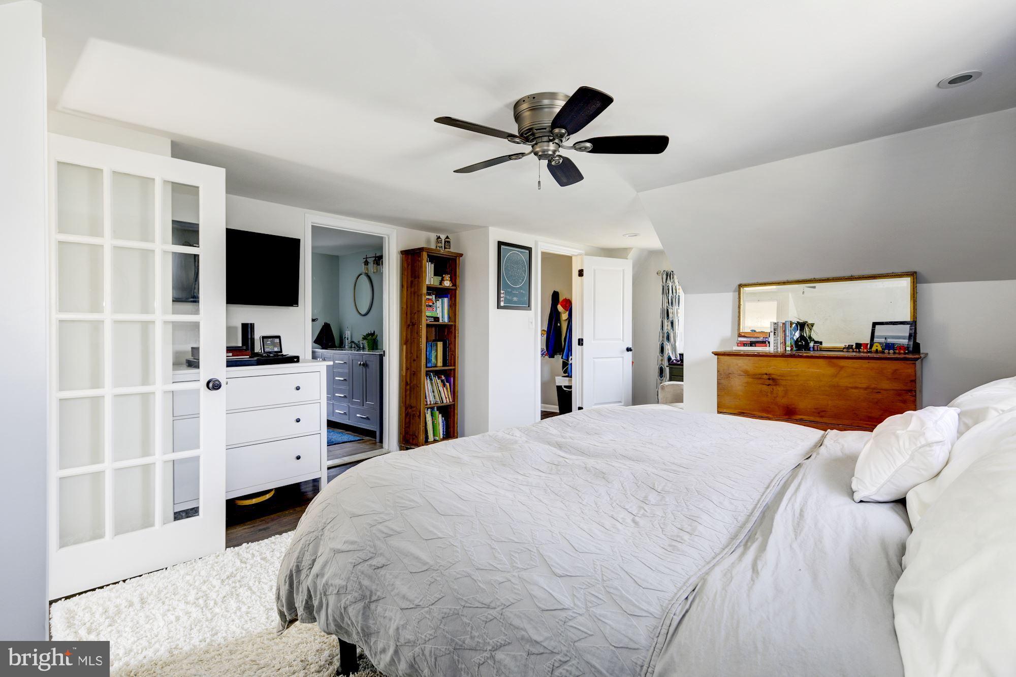 639 Murdock Road Baltimore, MD 21212 - Photo 26 of 41 Master suite
