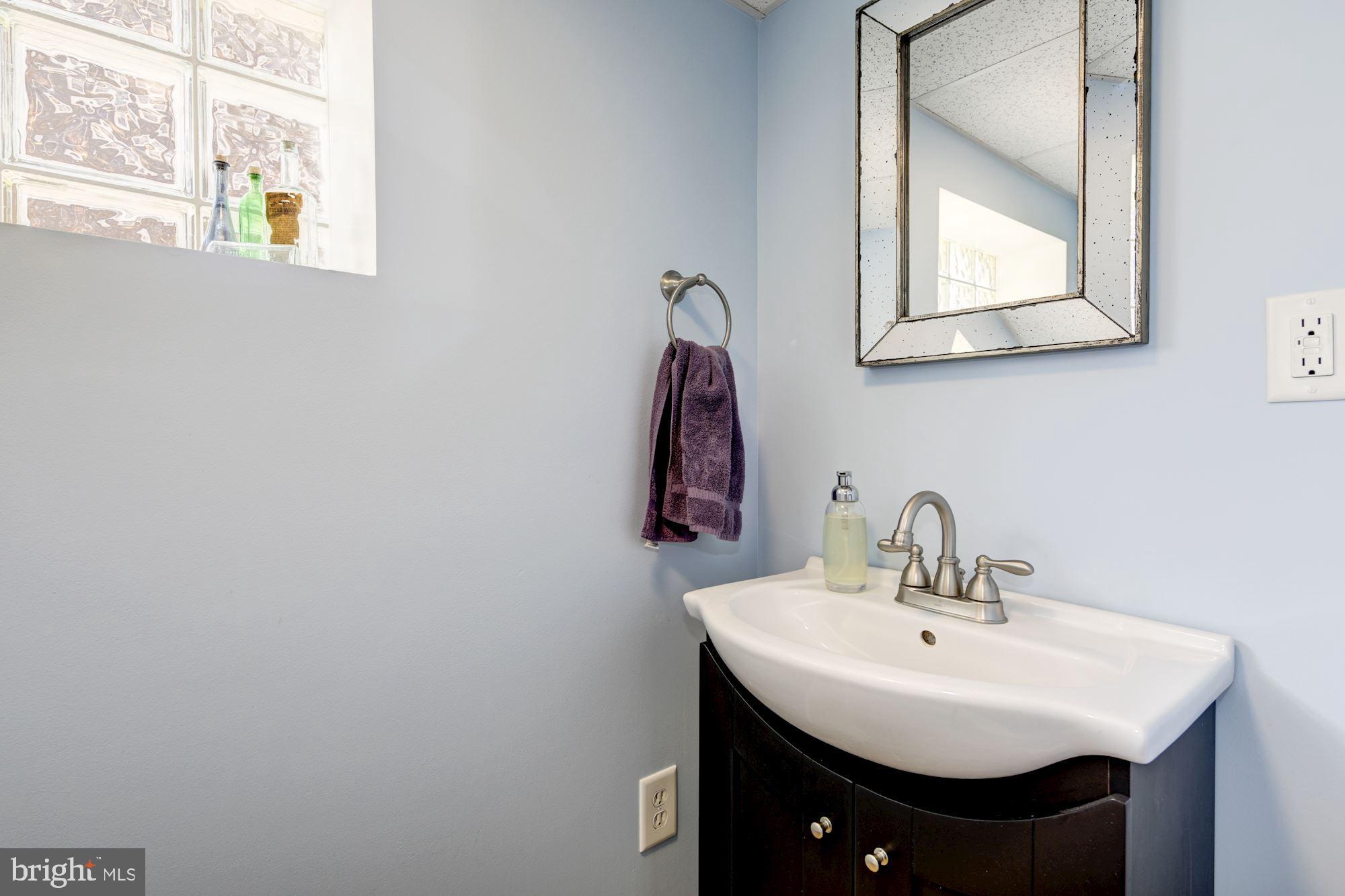 639 Murdock Road Baltimore, MD 21212 - Photo 33 of 41 Half bath in lower level.