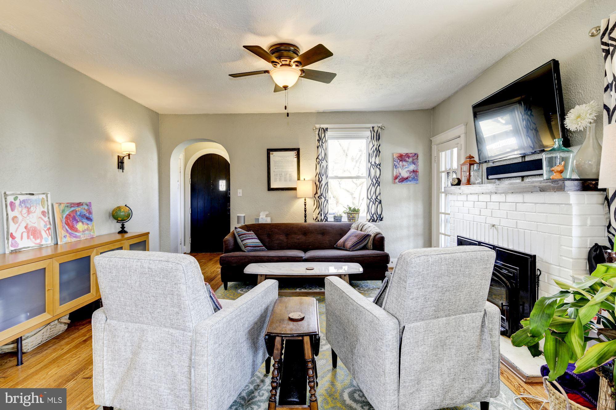 639 Murdock Road Baltimore, MD 21212 - Photo 5 of 41 Gorgeous orig floors on main level