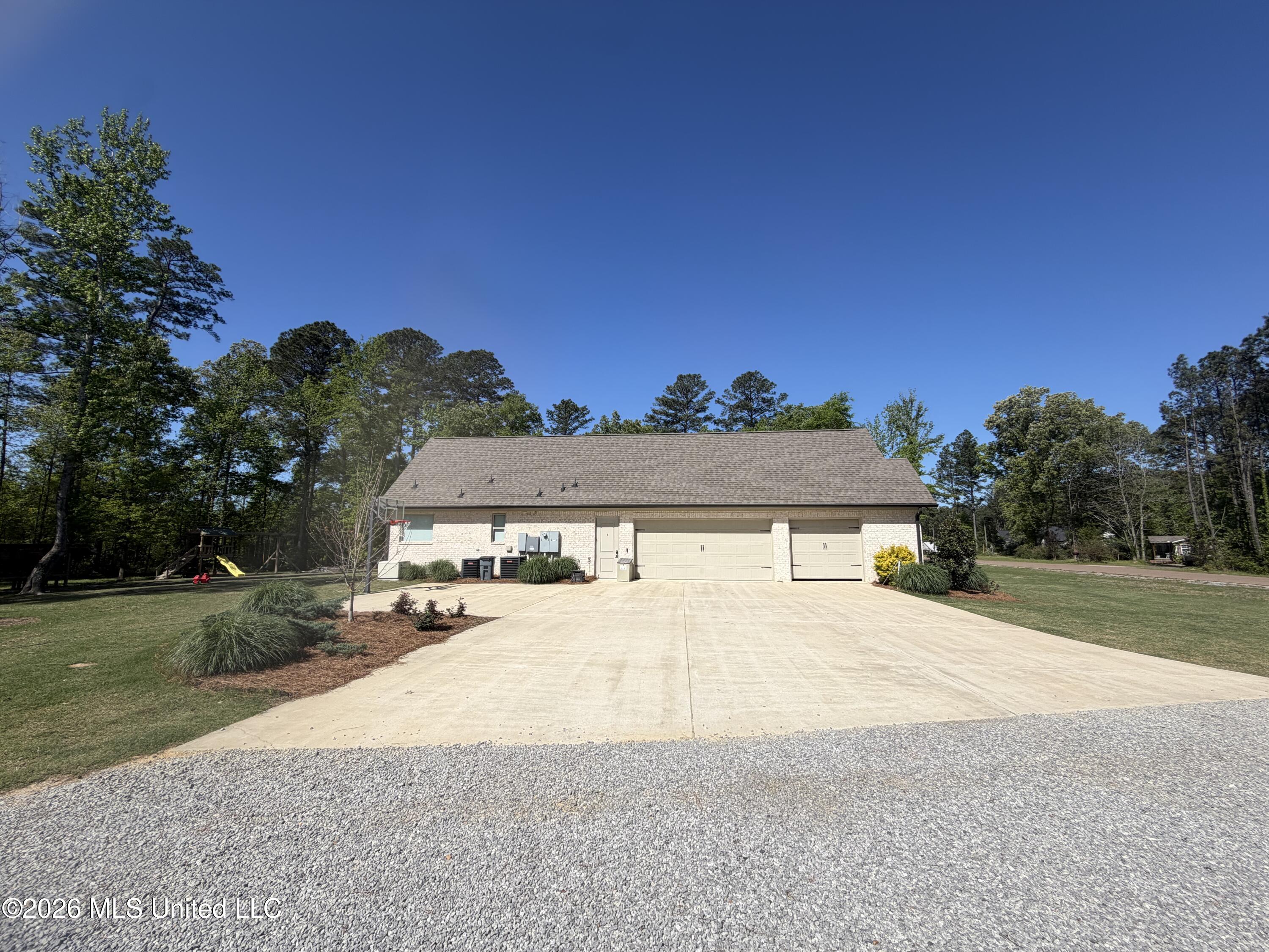 678 Stull Road Brandon, MS 39047 - Photo 4 of 30 IMG_8066