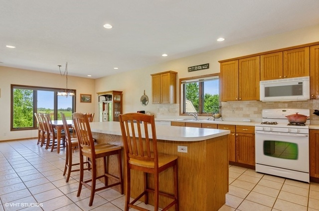 17801 Springbrook Circle Union, IL 60180 - Photo 4 of 15