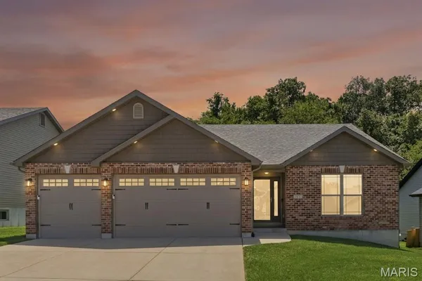 $349,999 | 1312 Farnman Drive, Herculaneum, MO 63048
