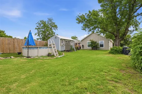 $240,000 | 216 East Clay Street, Bowie, TX 76230