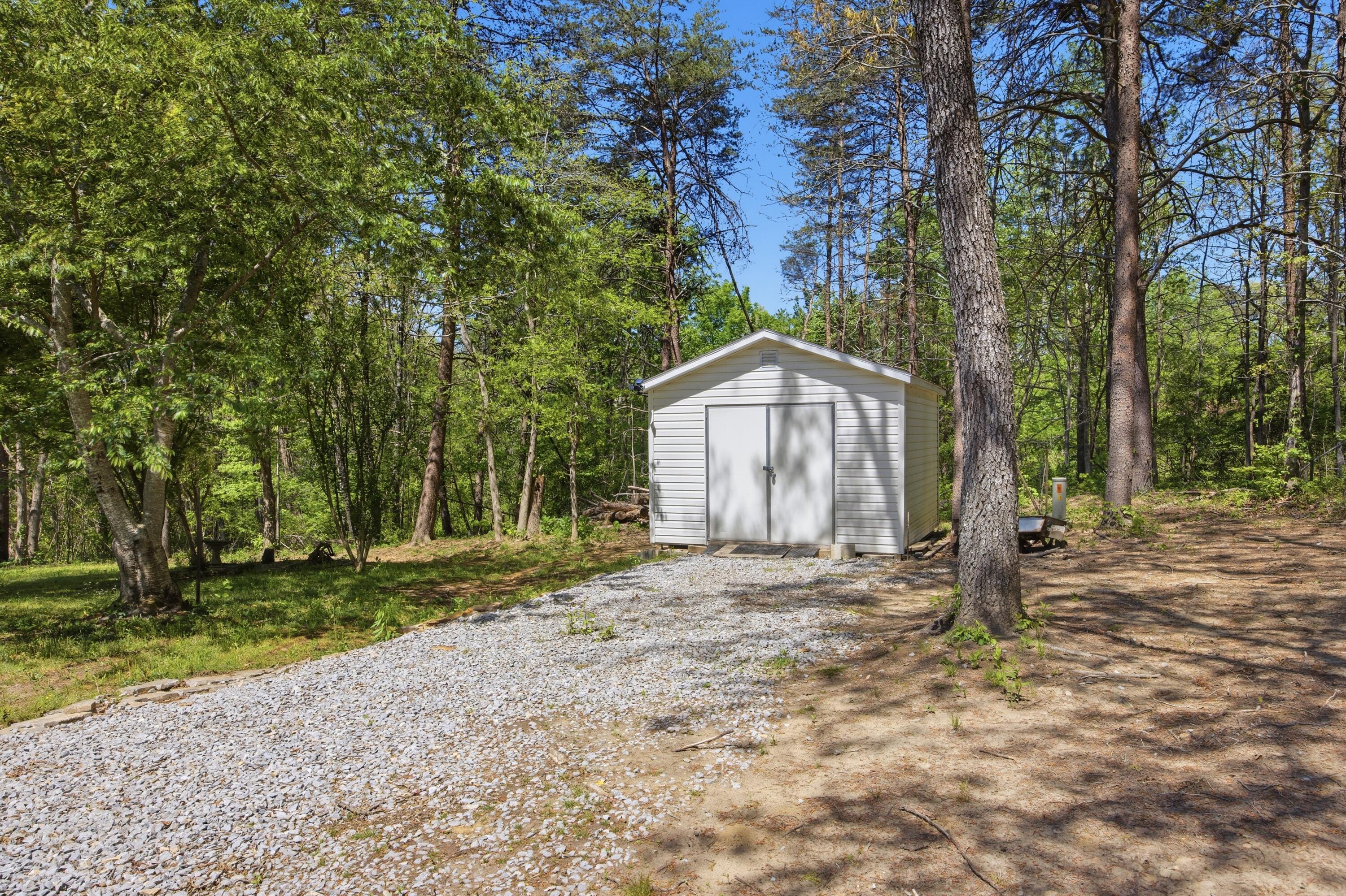 157 Drew Avenue Dayton, TN 37321 - Photo 38 of 44 090A9283