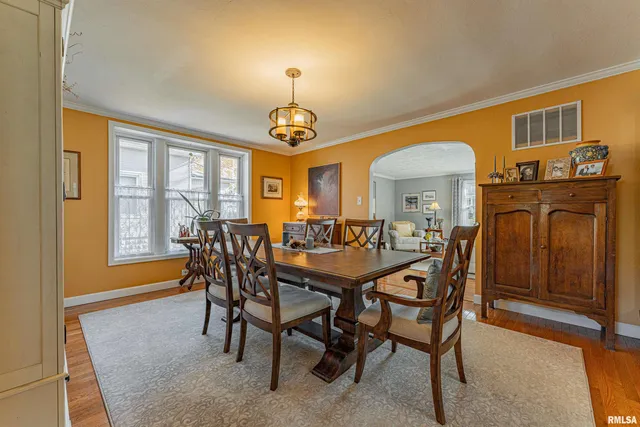 $189,000 | 454 8th Street, Lincoln, IL 62656