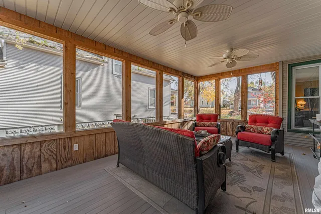 $189,000 | 454 8th Street, Lincoln, IL 62656