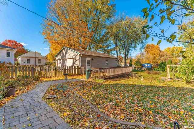 $189,000 | 454 8th Street, Lincoln, IL 62656