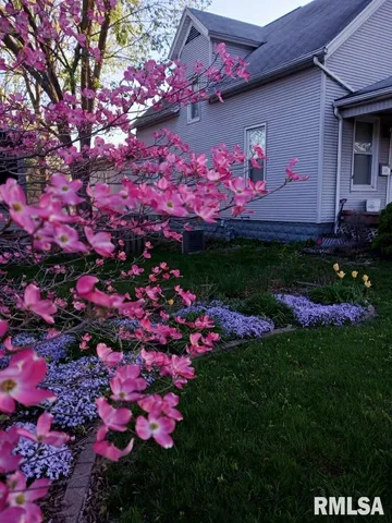 $189,000 | 454 8th Street, Lincoln, IL 62656