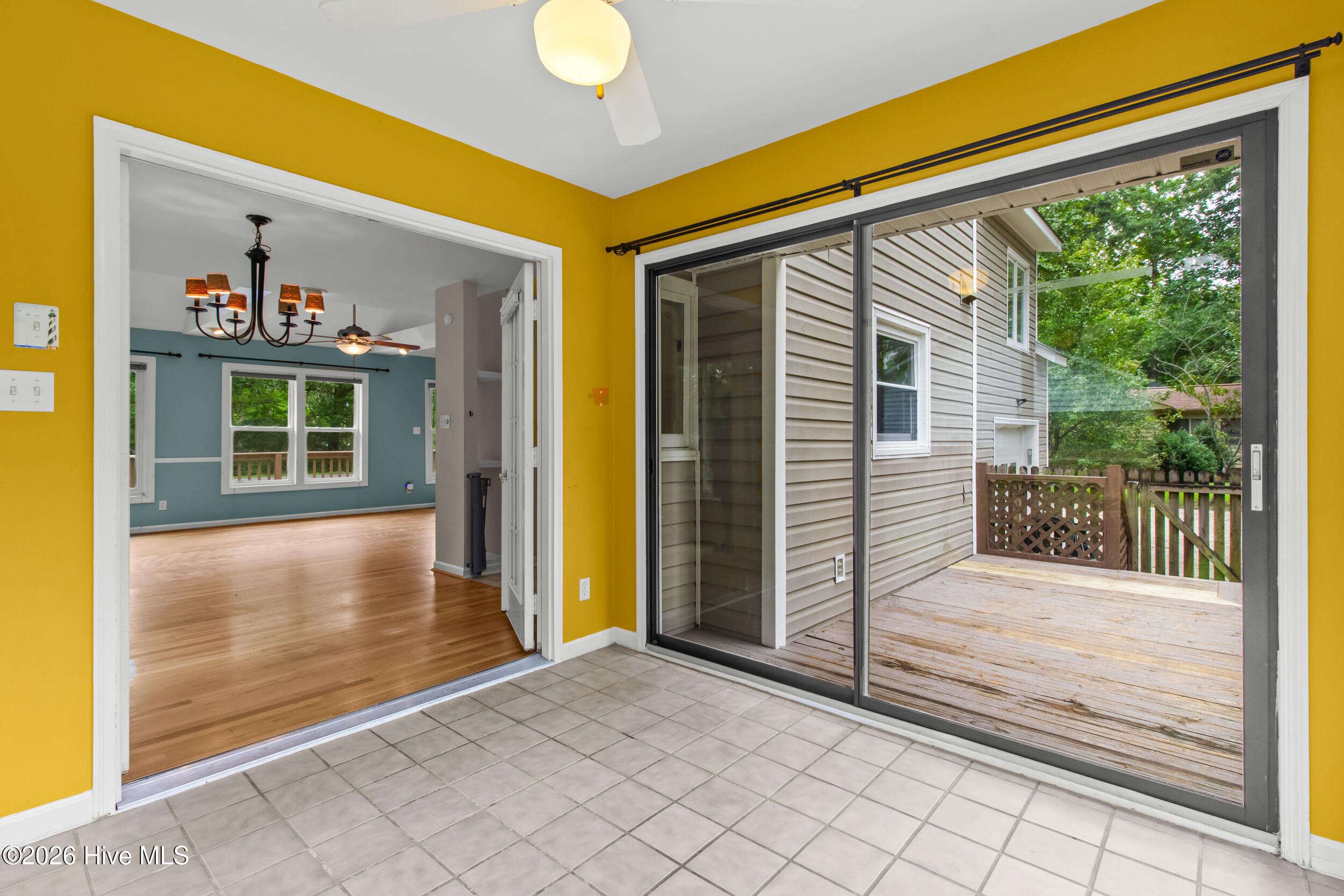 105 Crump Farm Road New Bern, NC 28562 - Photo 17 of 44 Sunroom with Deck Access