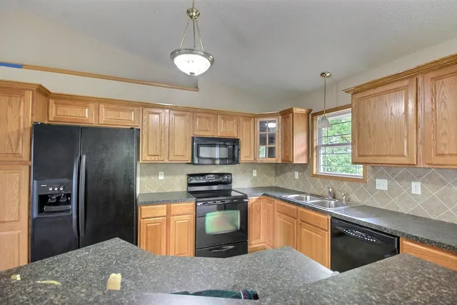 $315,000 | 817 Hedgewood Street, Andover, KS 67002