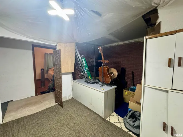 $39,000 | 212 West Sylvia Avenue, Christopher, IL 62822