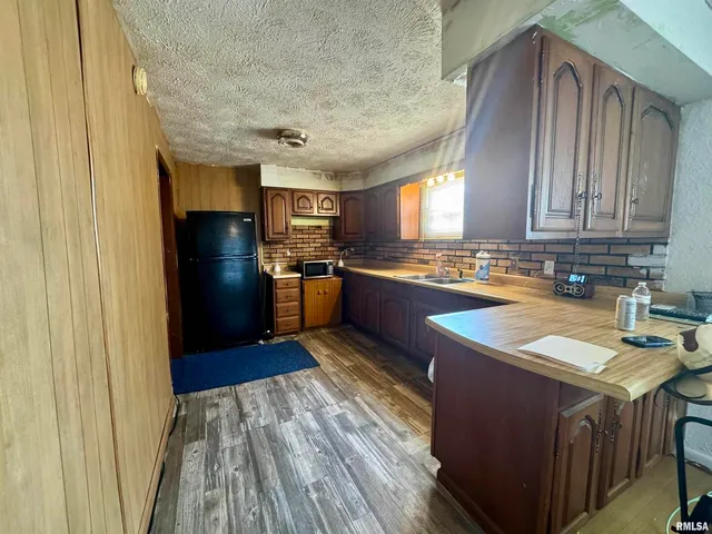 $39,000 | 212 West Sylvia Avenue, Christopher, IL 62822