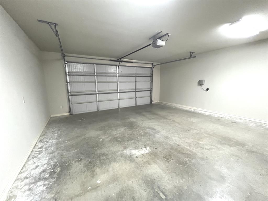 316 James Street Mabank, TX 75147 - Photo 19 of 20 a view of a garage