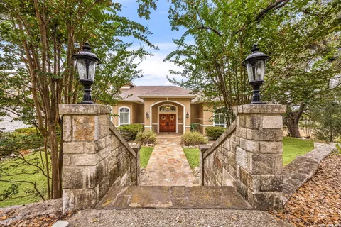 $985,000 | 265 Fossil Hills Loop, Spring Branch, TX 78070