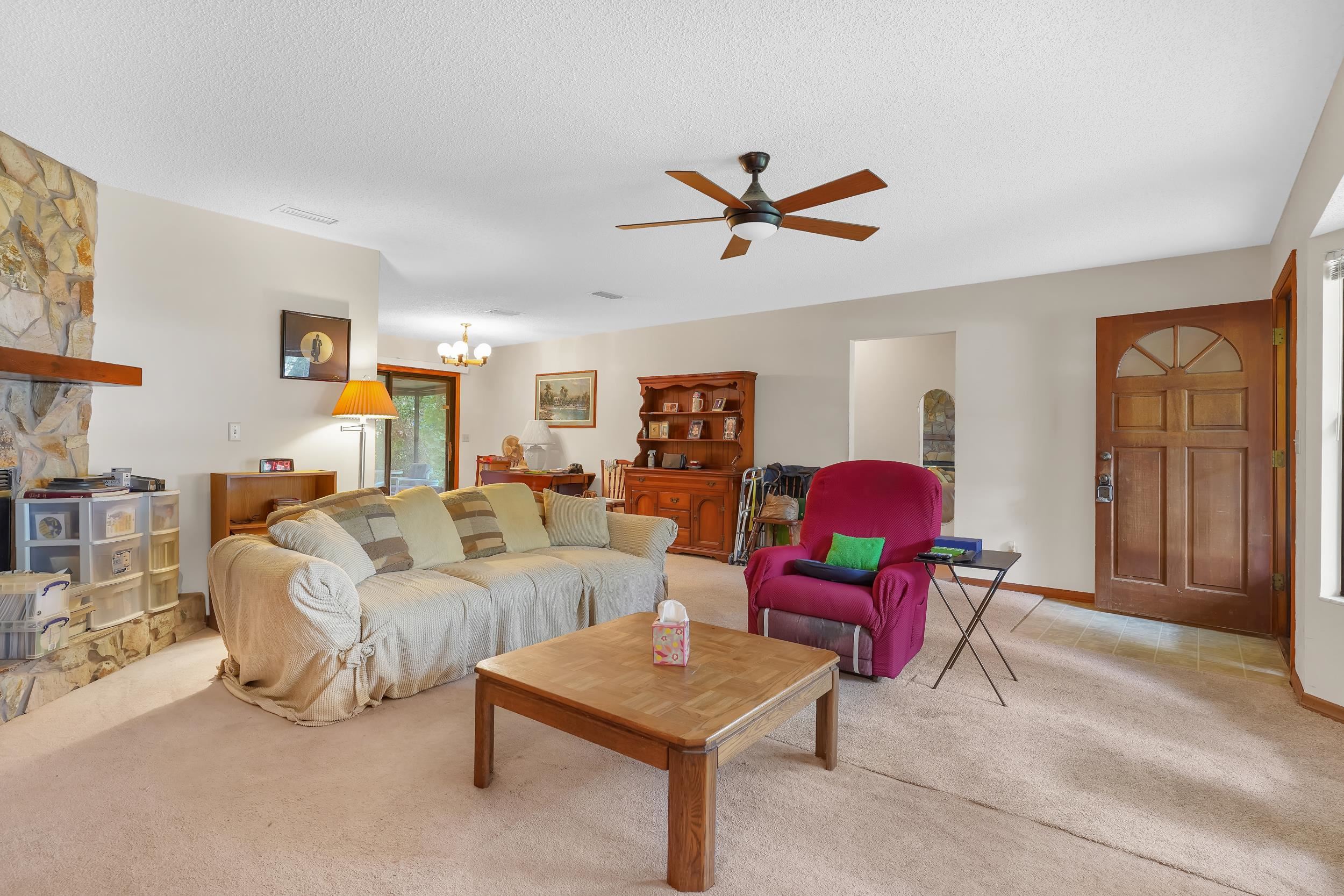 426 Jasmine Road St. Augustine, FL 32086 - Photo 7 of 18 a living room with furniture