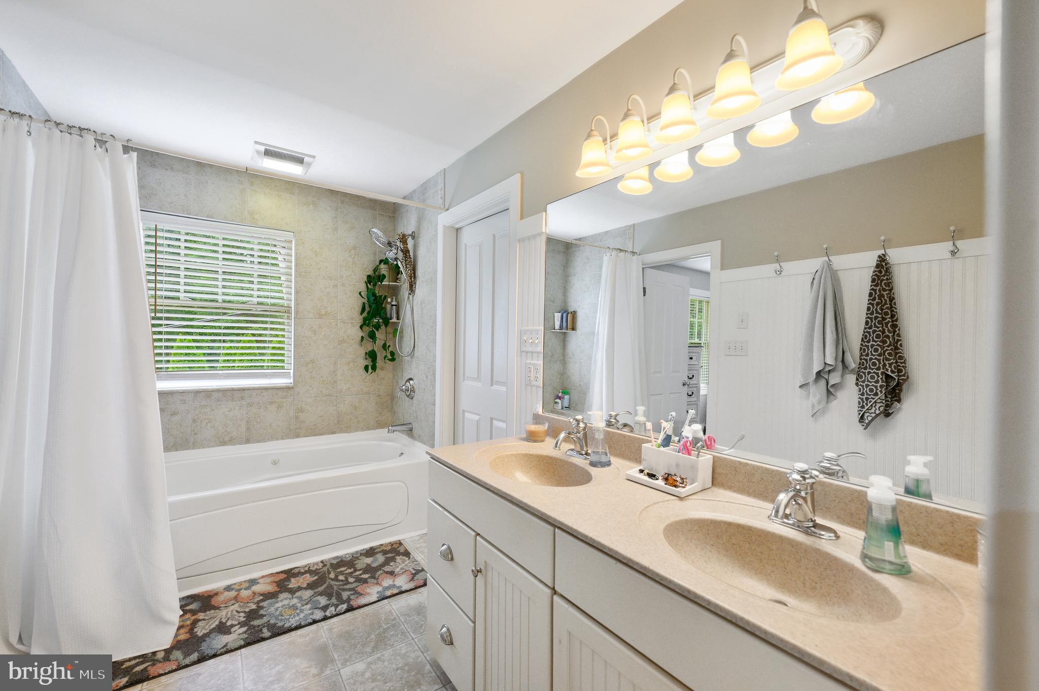 45 Spring Valley Road Malvern, PA 19355 - Photo 23 of 34 Jack and Jill Full Bathroom