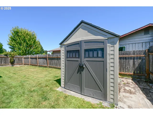 $439,900 | 2102 35th Avenue, Longview, WA 98632