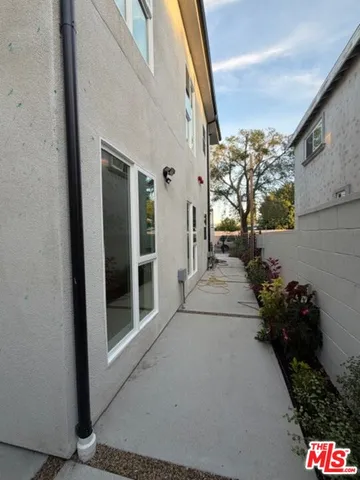 $3,600 | 5191 5193 1/2 Lindley Avenue, Tarzana, CA 91356