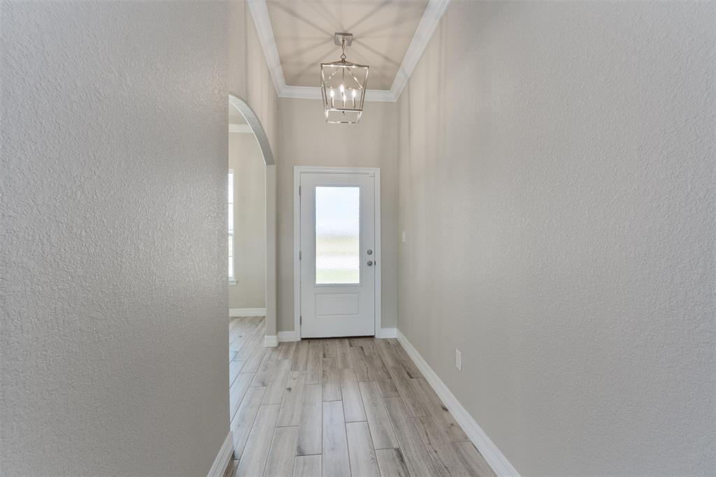 1341 Promised Land Road Hewitt, TX 76643 - Photo 3 of 29 Entryway
