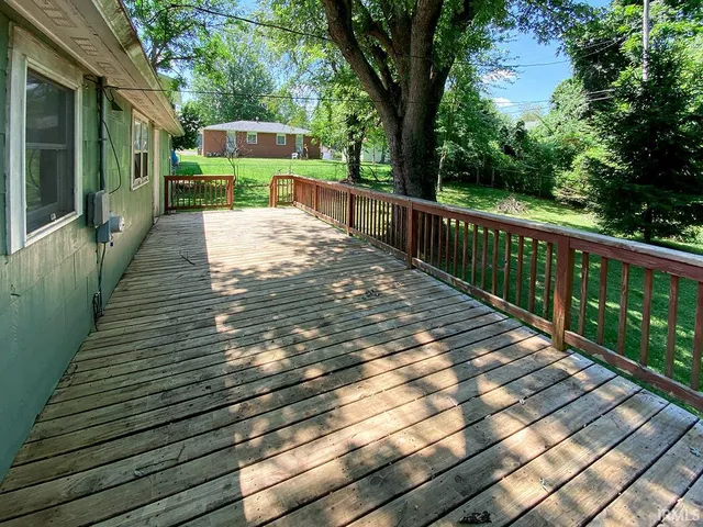 $2,660 | 1114 South Woodlawn Avenue, Bloomington, IN 47401