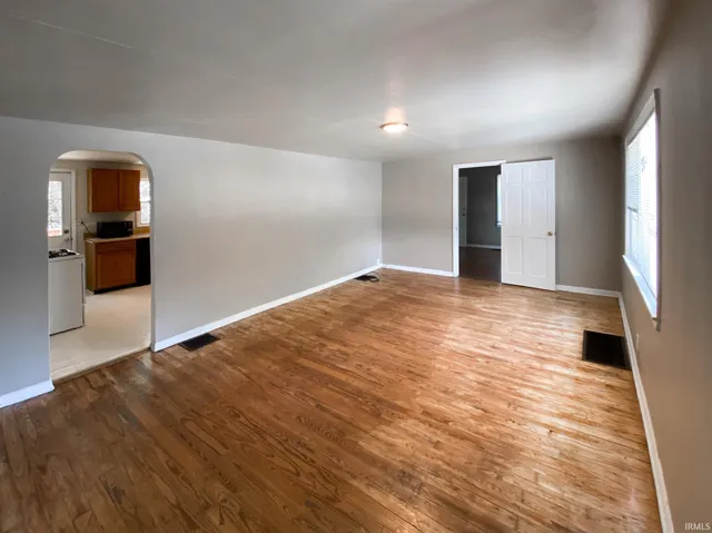 $2,660 | 1114 South Woodlawn Avenue, Bloomington, IN 47401