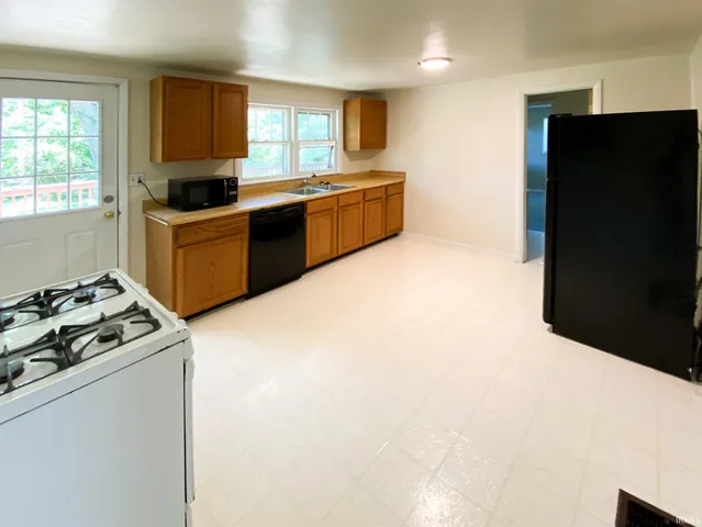 $2,660 | 1114 South Woodlawn Avenue, Bloomington, IN 47401