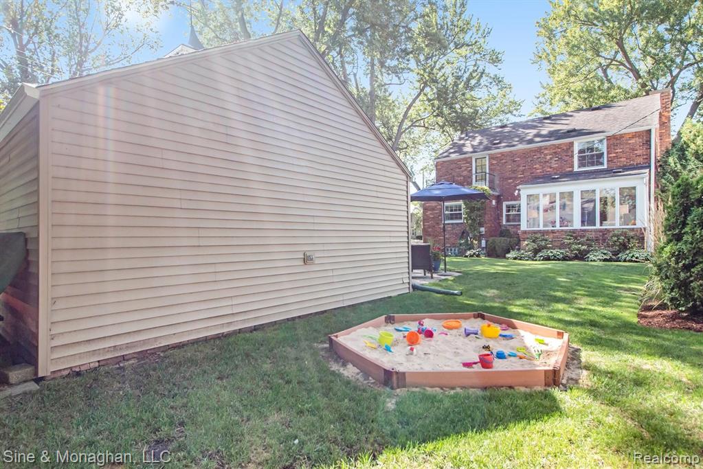 302 Merriweather Road Grosse Pointe Farms, MI 48236 - Photo 38 of 39