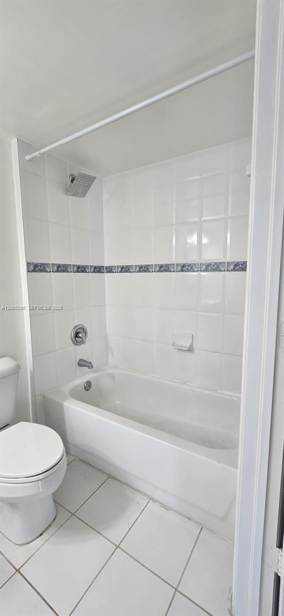 2415 Northwest 16th St Road, Unit 315 Miami, FL 33125 - Photo 23 of 28 Gallery Image 23