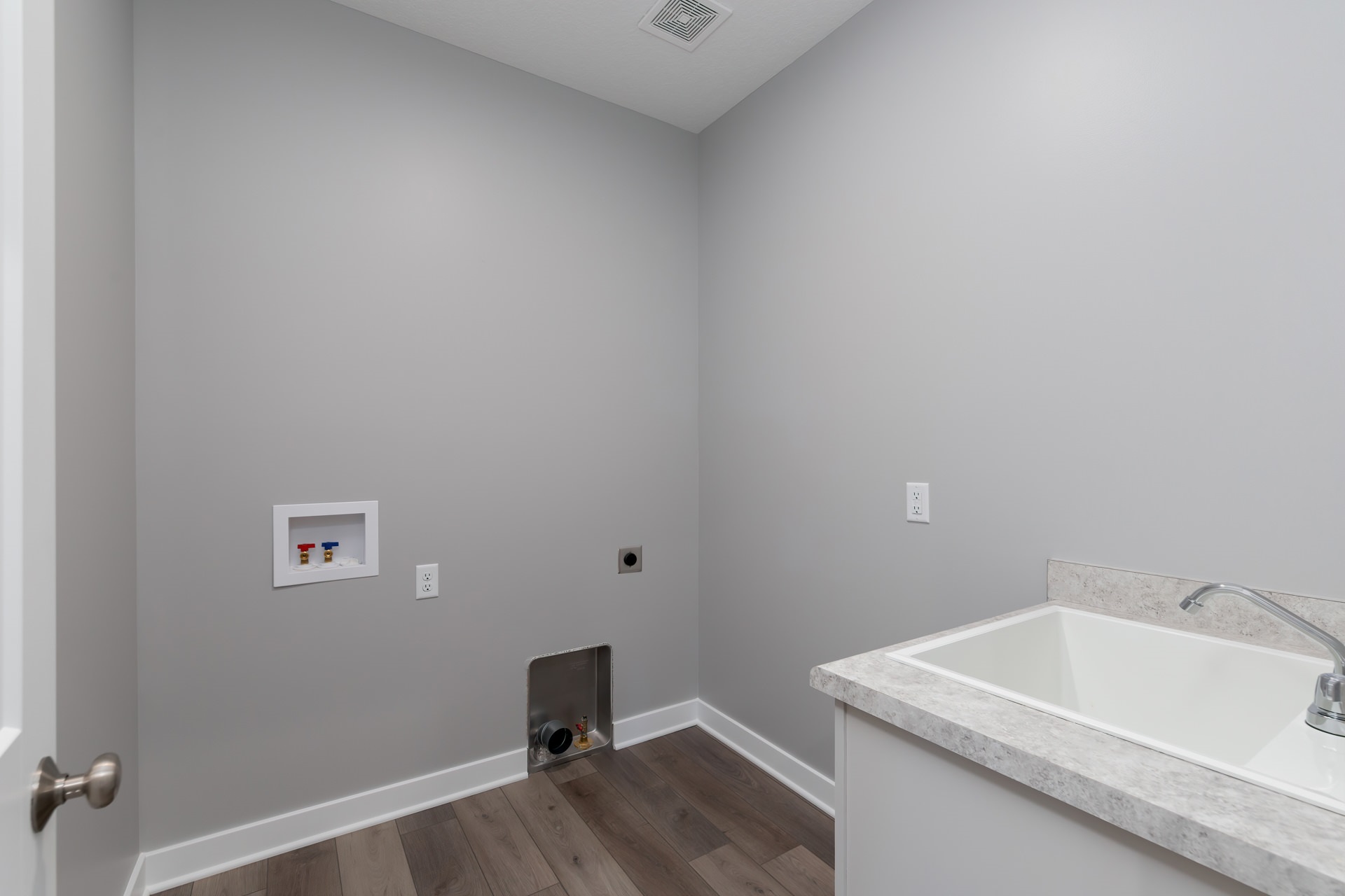 5588 Emily Road Bettendorf, IA 52722 - Photo 16 of 29 Gallery Image 16