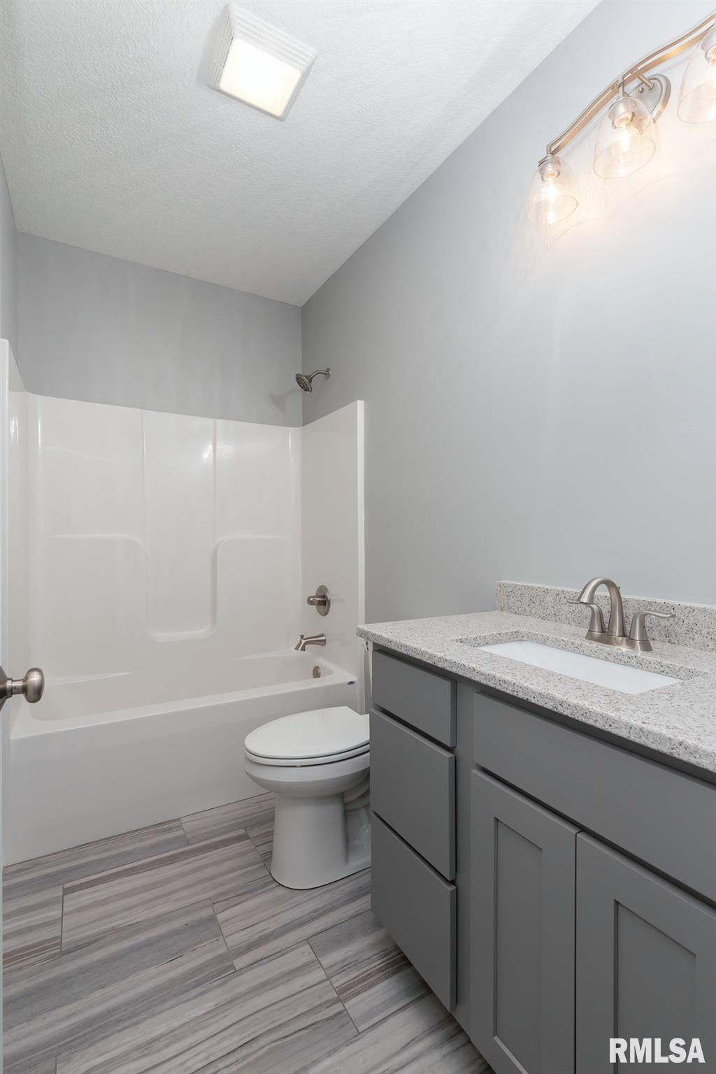 5588 Emily Road Bettendorf, IA 52722 - Photo 24 of 29 Gallery Image 24