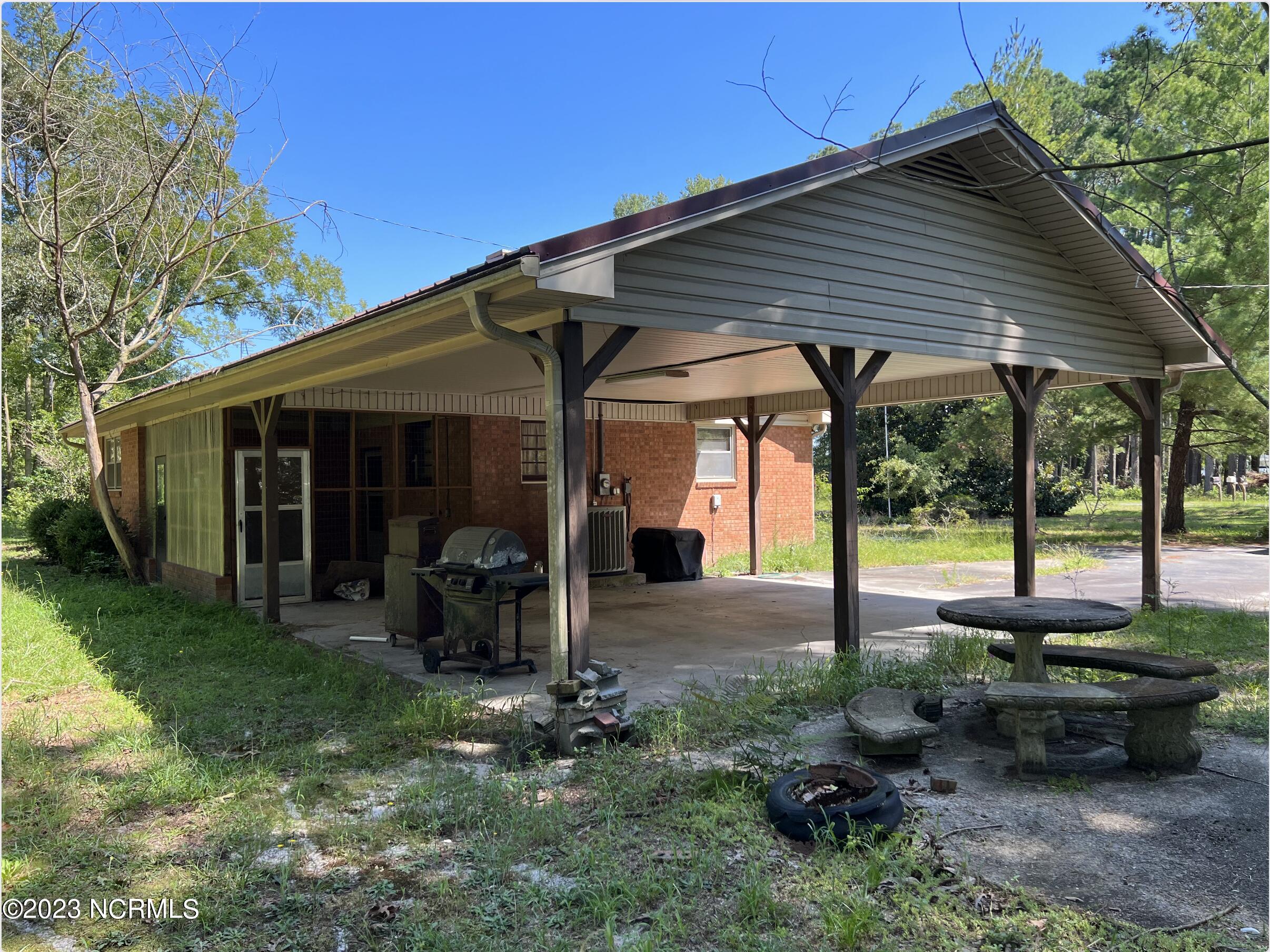 4454 Hayne Stretch Road Roseboro, NC 28382 - Photo 2 of 6 Screen Shot 2023-08-10 at 9.58.52 AM