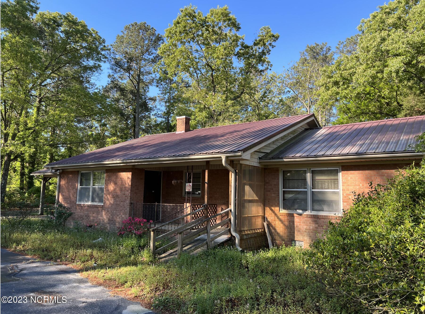 4454 Hayne Stretch Road Roseboro, NC 28382 - Photo 3 of 6 Screen Shot 2023-08-10 at 10.02.17 AM