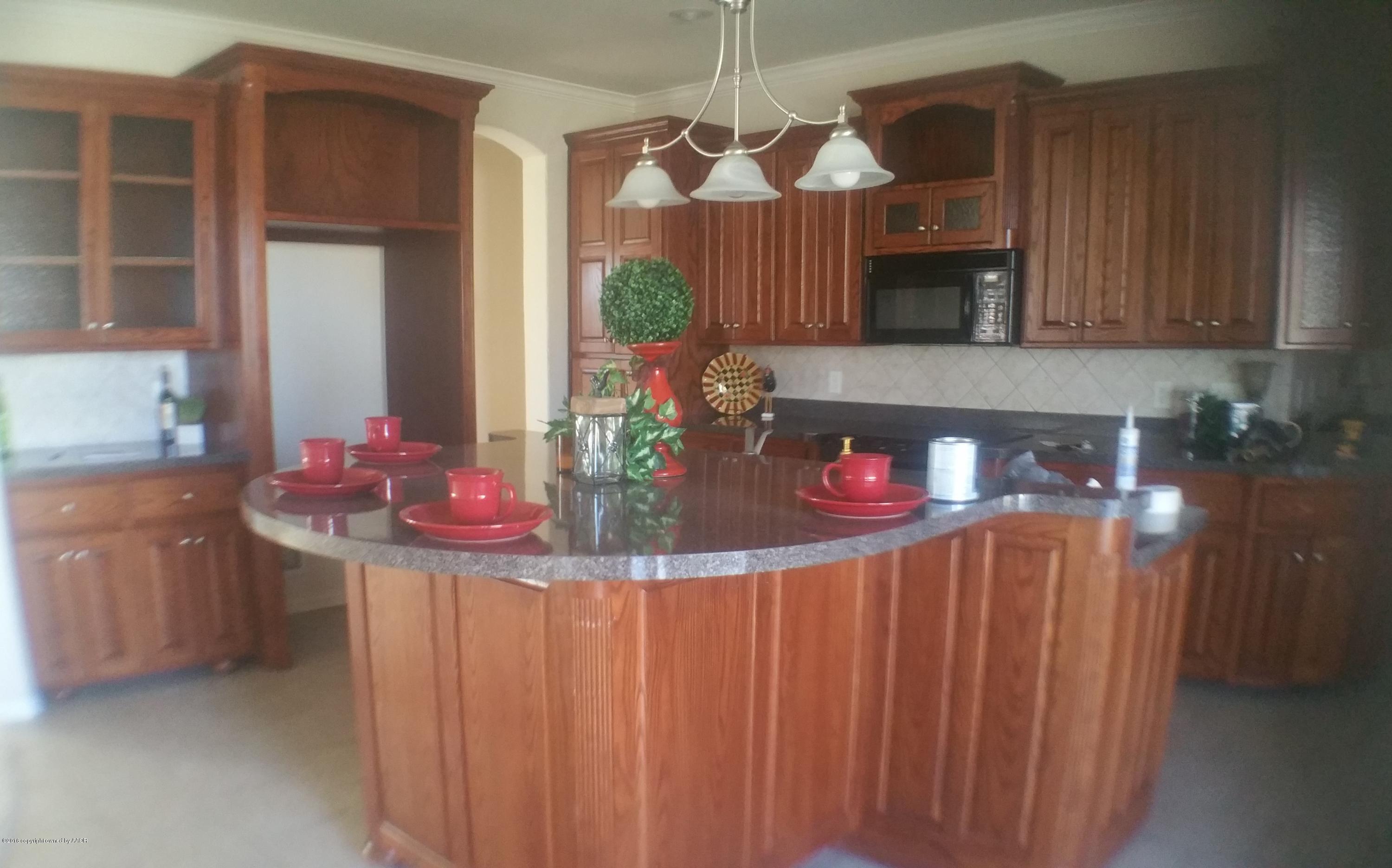 6810 Thunder Road Amarillo, TX 79119 - Photo 2 of 11 Kitchen