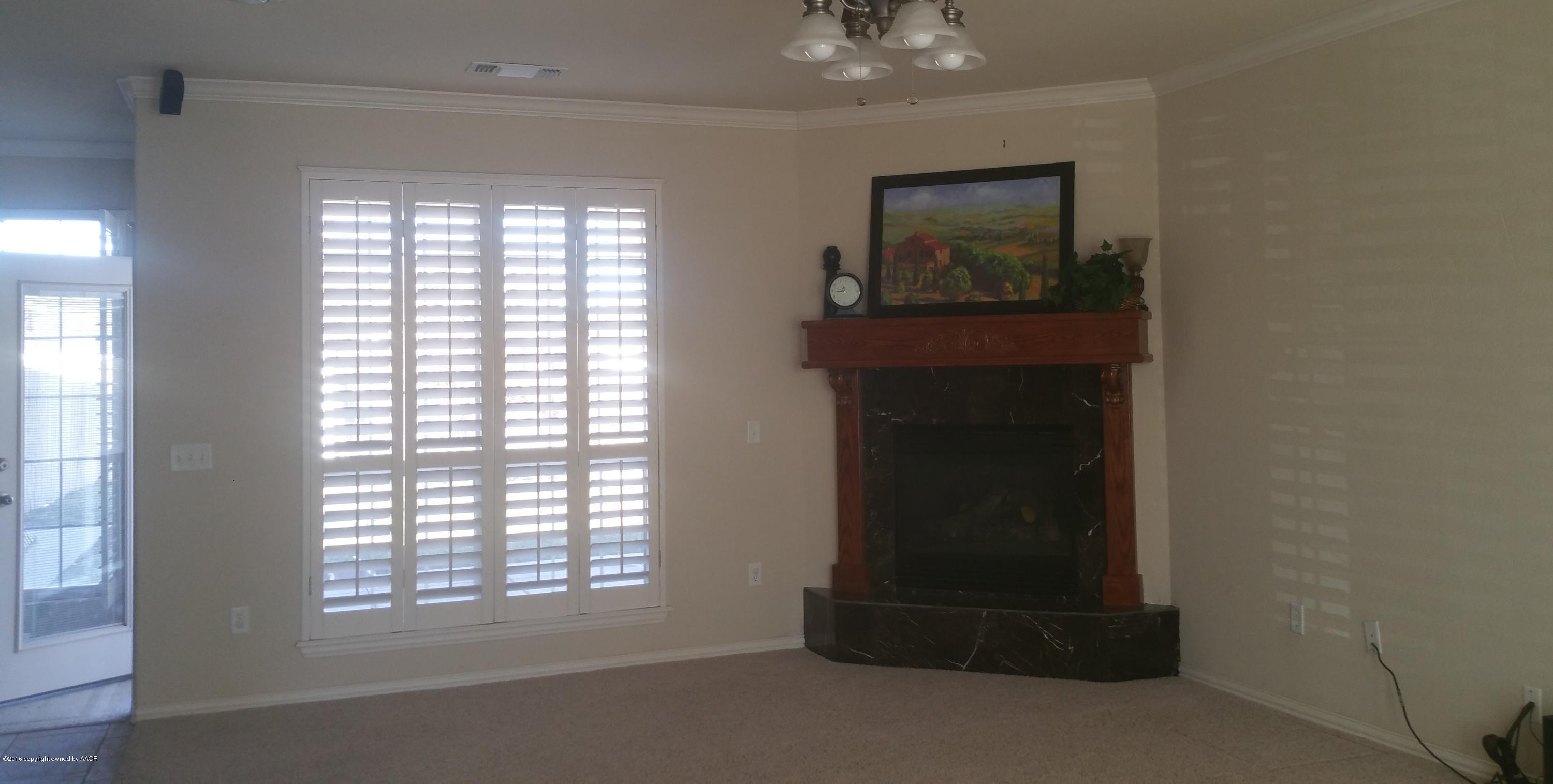 6810 Thunder Road Amarillo, TX 79119 - Photo 3 of 11 Living Area