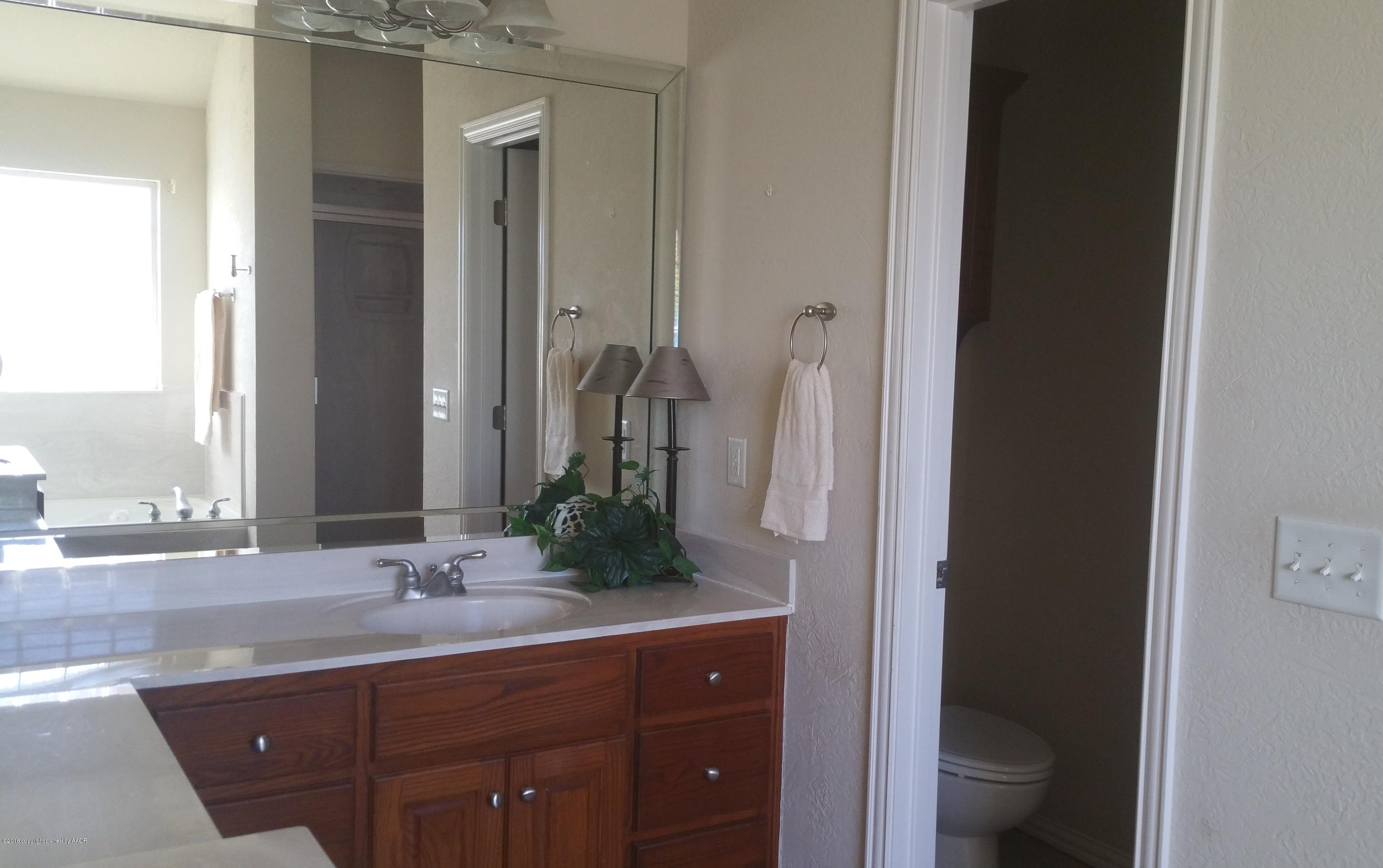 6810 Thunder Road Amarillo, TX 79119 - Photo 6 of 11 Master Bath