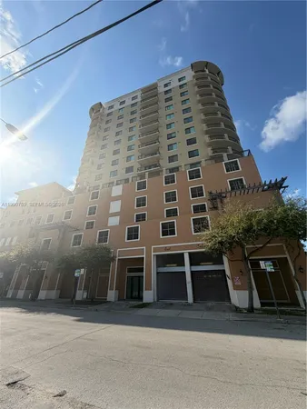 $2,200 | 4242 Northwest 2nd Street, Unit 1407, Miami, FL 33126