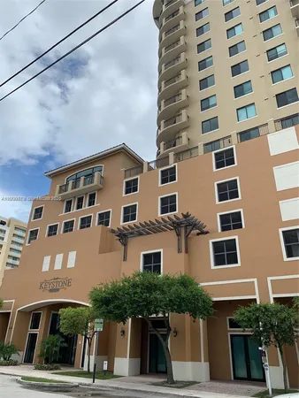 $2,200 | 4242 Northwest 2nd Street, Unit 1407, Miami, FL 33126