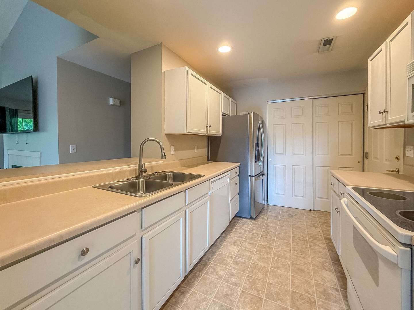 2404 Windward Boulevard, Unit 201 Champaign, IL 61821 - Photo 6 of 25