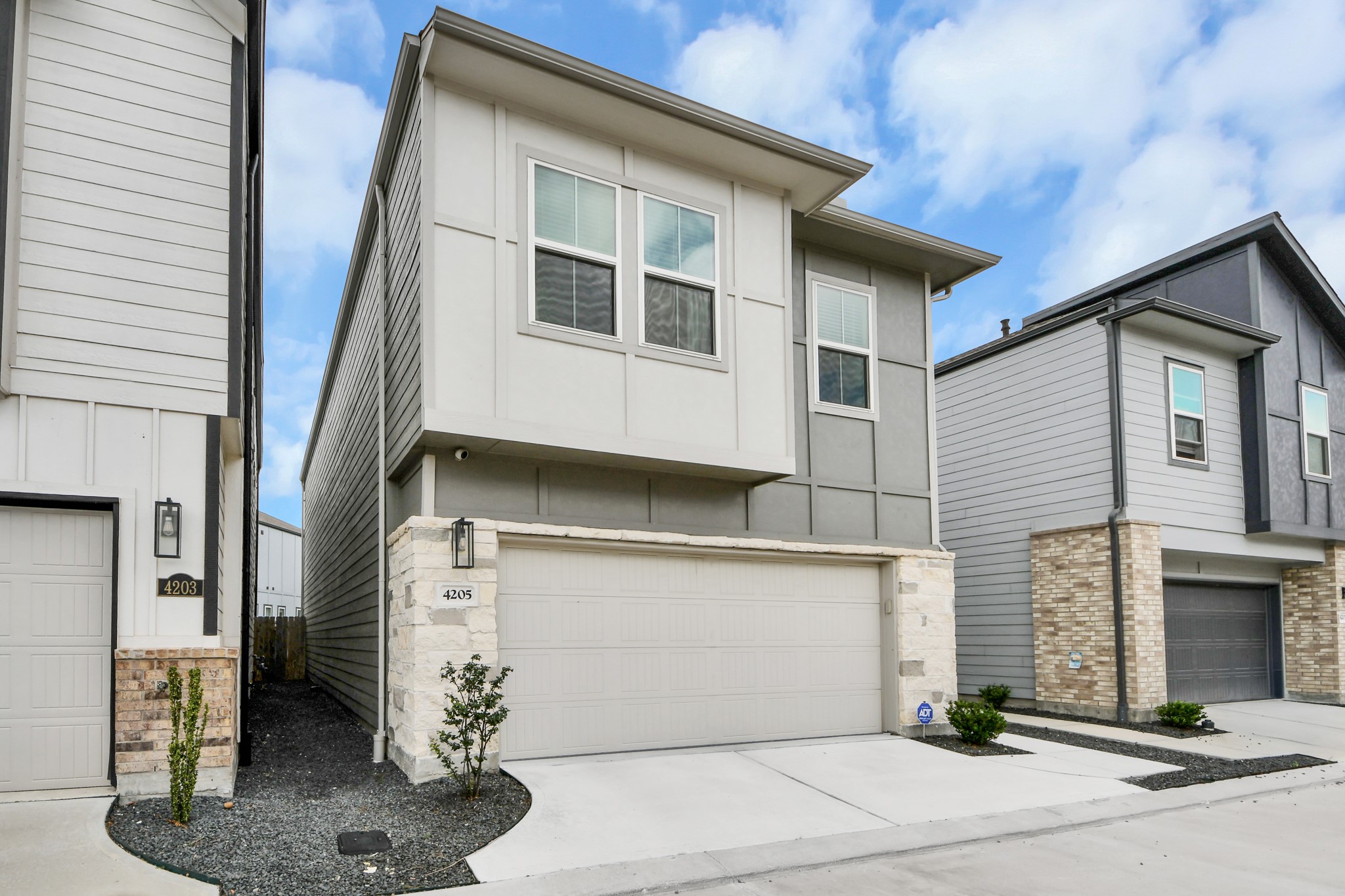 4205 Hatch Silo Lane Houston, TX 77080 - Photo 22 of 36 Beautiful curb appeal in a gated communit
