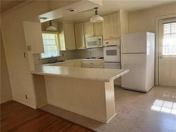 $2,400 | 317 West 24th Avenue, Covington, LA 70433