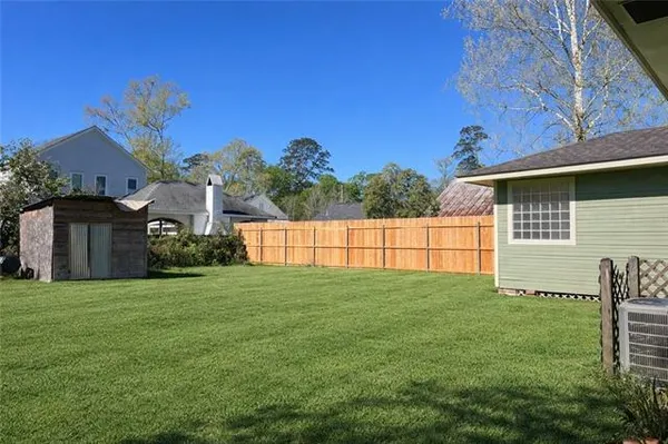 $2,400 | 317 West 24th Avenue, Covington, LA 70433