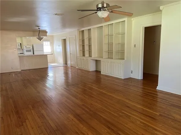 $2,400 | 317 West 24th Avenue, Covington, LA 70433