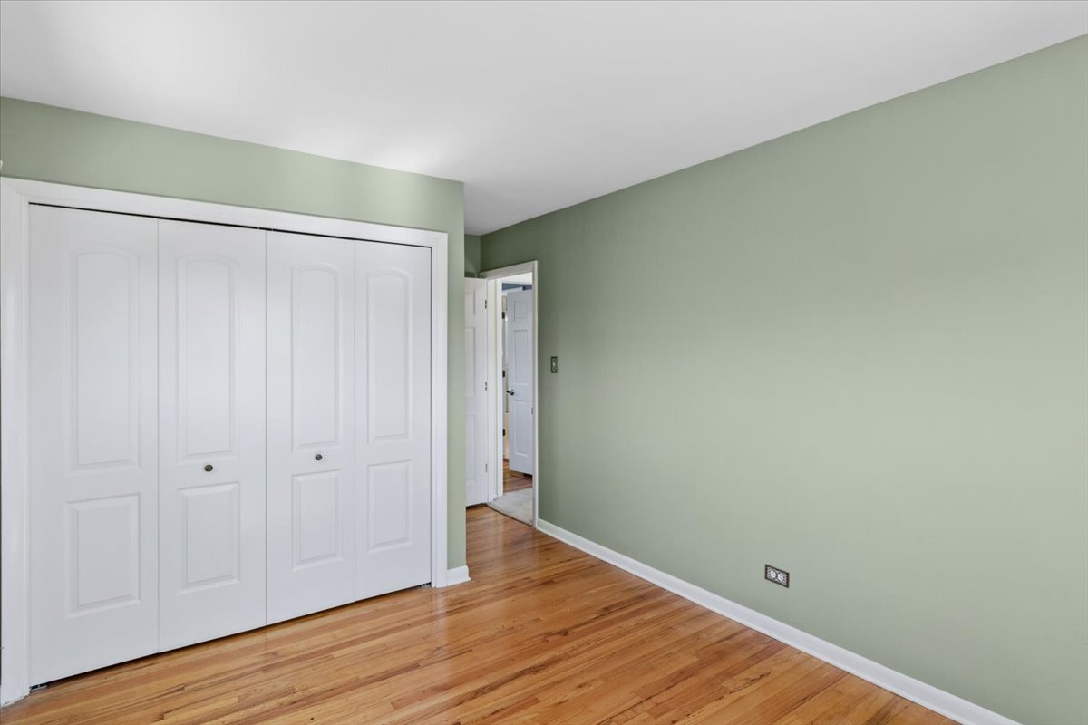 465 West Newport Road Hoffman Estates, IL 60169 - Photo 12 of 24