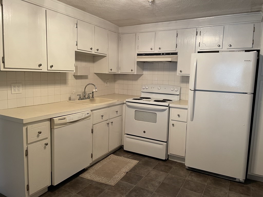 41 Spencer Road, Unit 14G Boxborough, MA 01719 - Photo 4 of 10